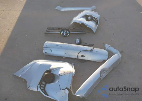 2021 Toyota 4Runner Sr5 z USA, uszkodzony, nr VIN JTEMU5JR9M5929107